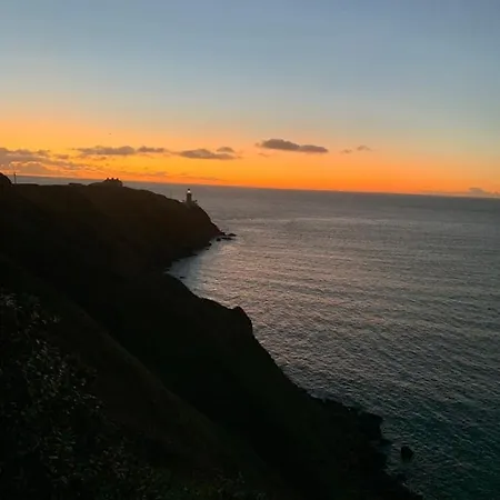 Village 3 Bed Town House * Дублин